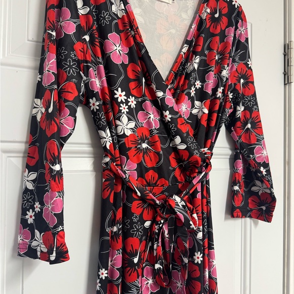 Aphratti Dresses & Skirts - Chic Floral Maxi Dress - Black, Red, and Pink